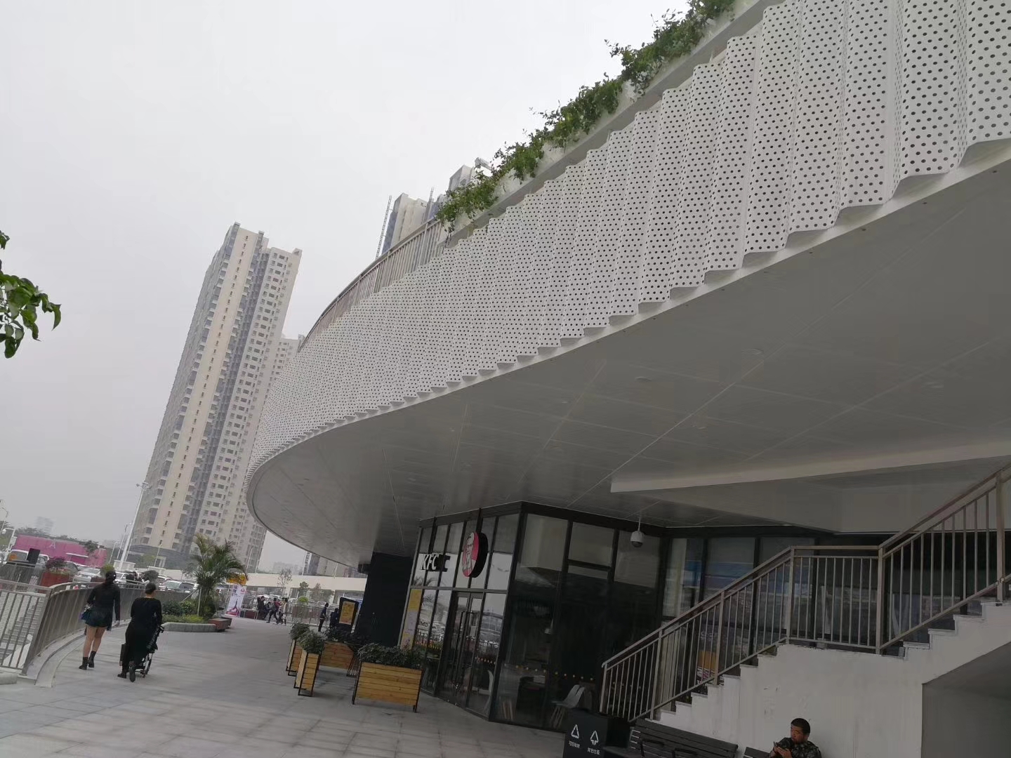 鹹（xián）陽商場門頭（tóu）鋁單板
